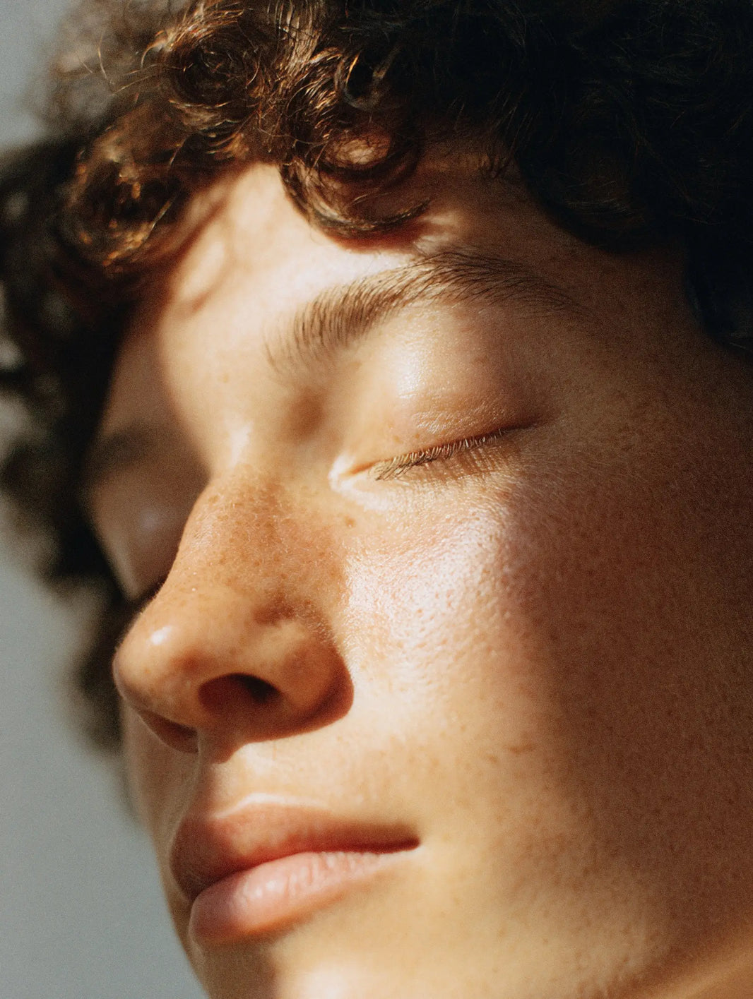 SLEEP DOESN’T BEGIN WHEN YOUR HEAD HITS THE PILLOW. IT BEGINS IN THE GUT.