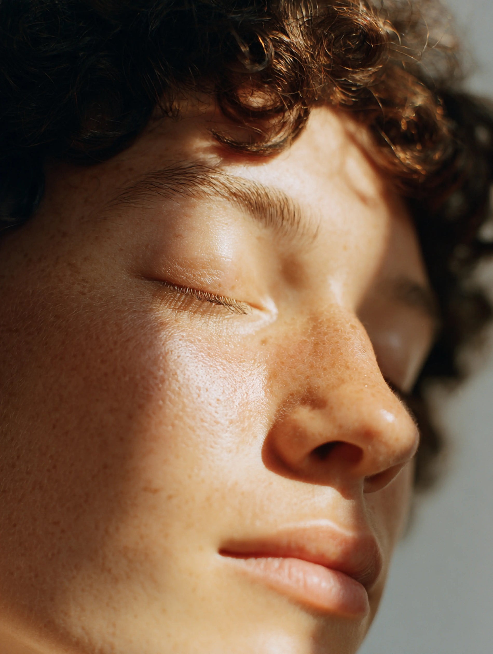 SLEEP DOESN’T BEGIN WHEN YOUR HEAD HITS THE PILLOW. IT BEGINS IN THE GUT.