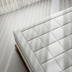 MUUN TOPPER: Refined texture and breathable balance.